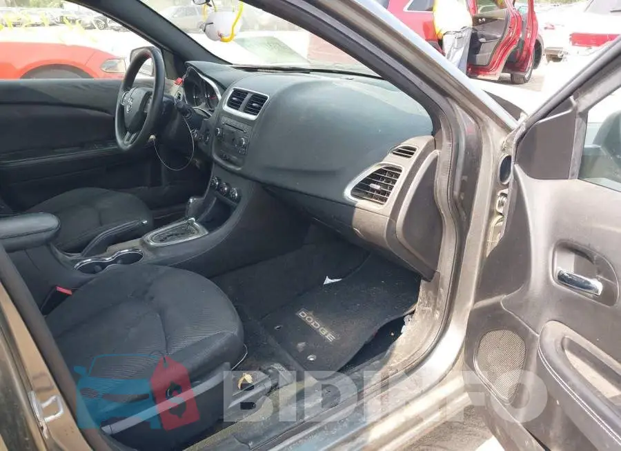 1C3CDZAB3DN638472 Photo# 5