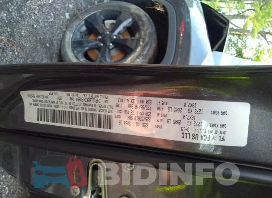 1C4PJLLB9KD423097 Photo# 9