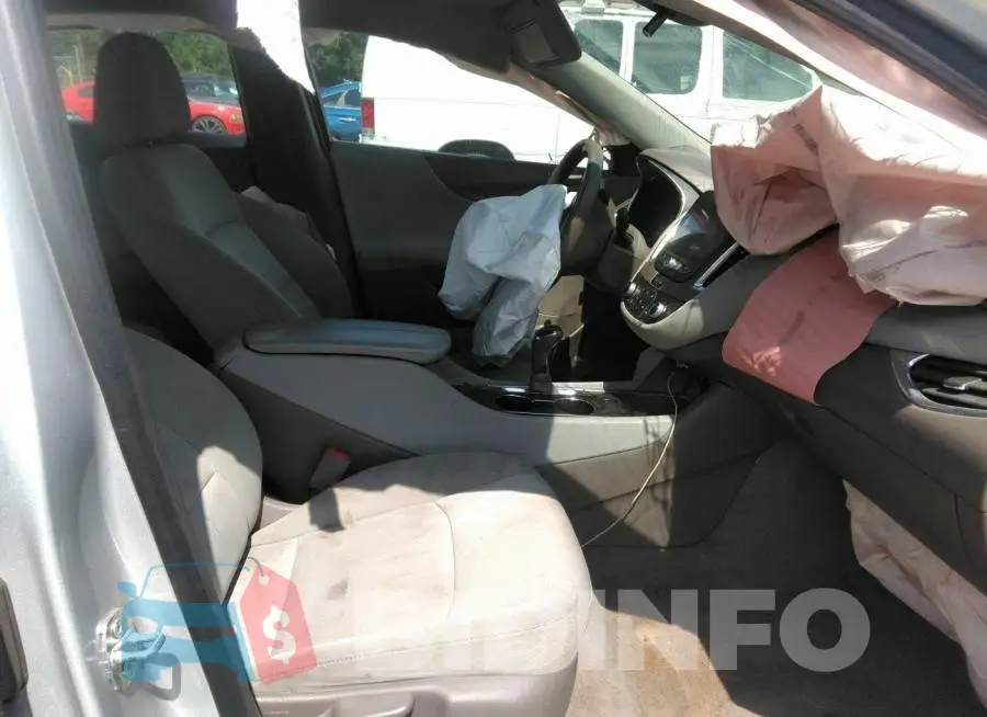 1G1ZD5ST1LF101008 Photo# 5
