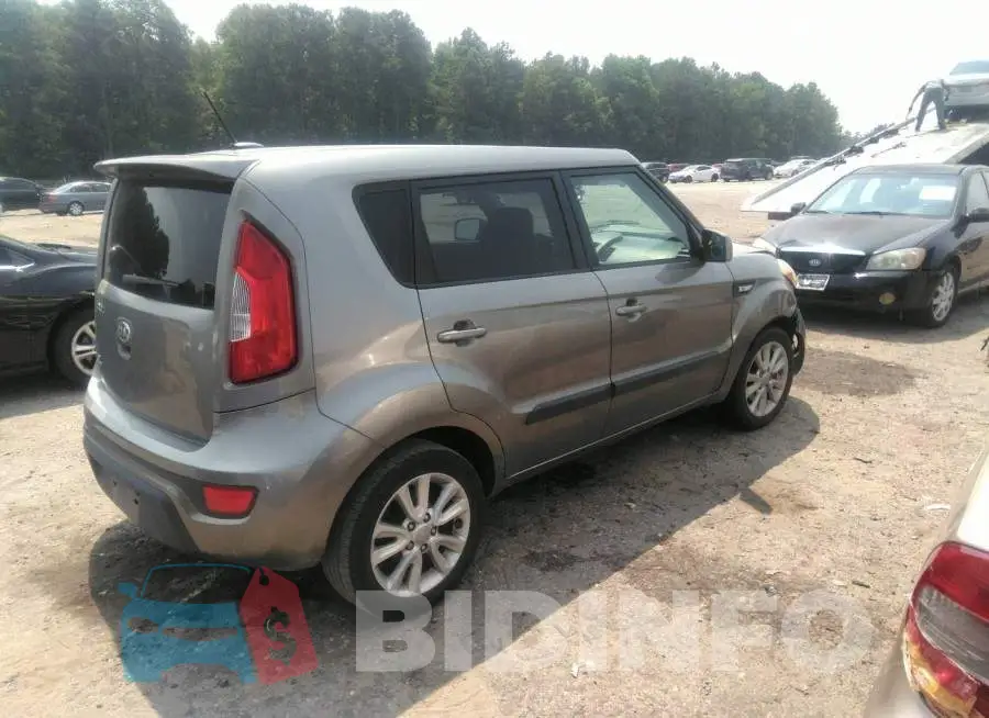 KNDJT2A51D7613033 Photo# 4