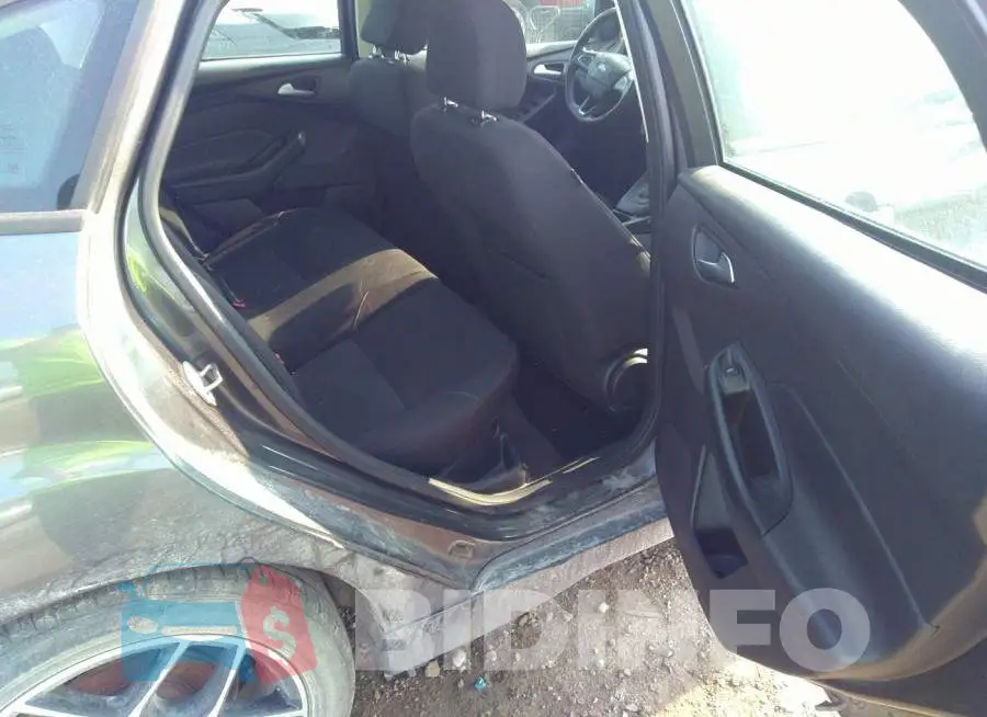 1FADP3K25FL220647 Photo# 8