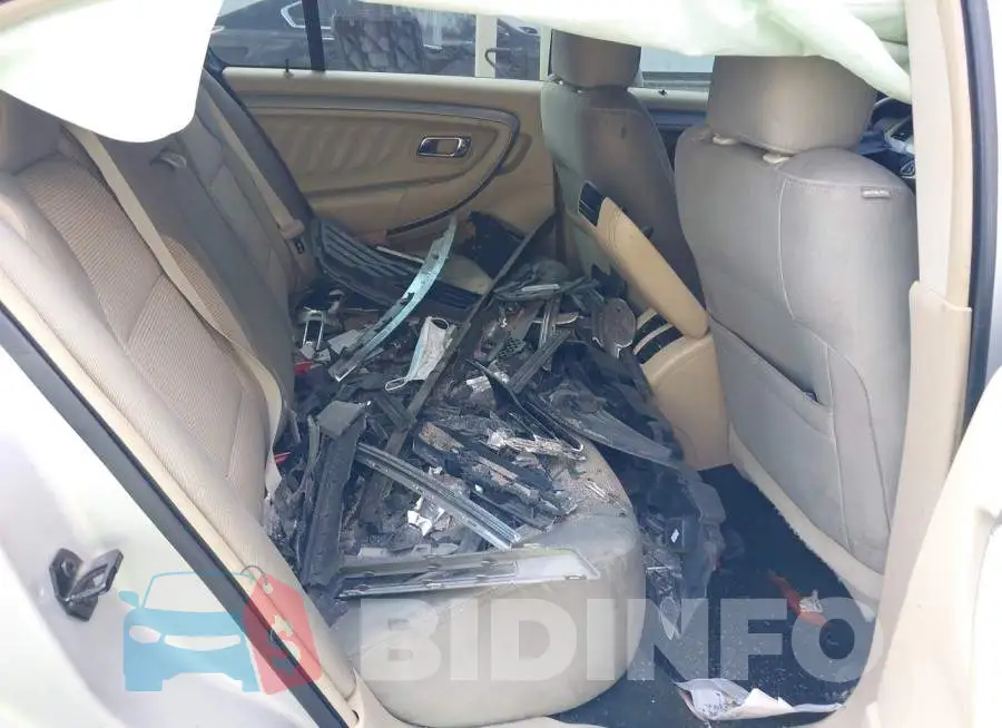 1FAHP2E84FG201995 Photo# 8