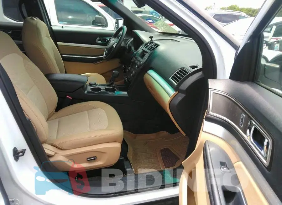 1FM5K8D80GGA18915 Photo# 5