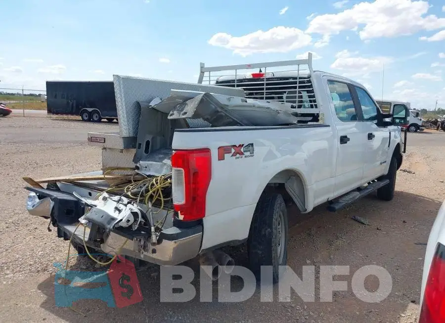 1FT7W2BT7JEB32080 Photo# 4
