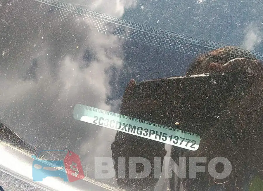 2C3CDXMG3PH513772 Photo# 9
