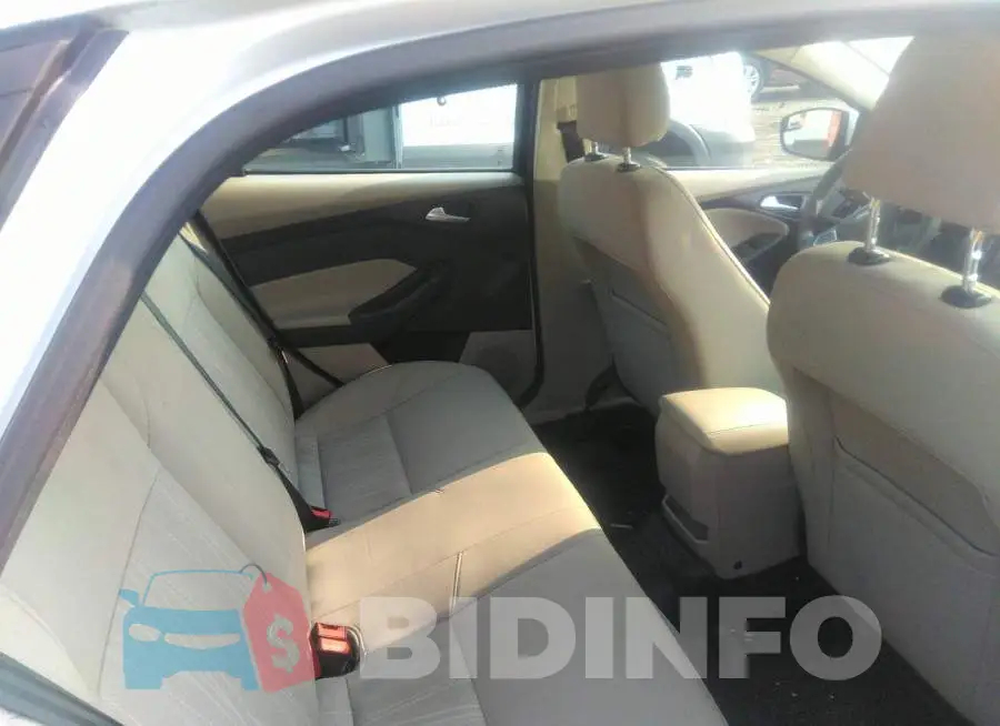 1FADP3F20GL306783 Photo# 8
