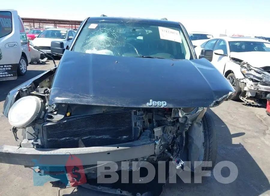 1C4NJRBBXHD104425 Photo# 6