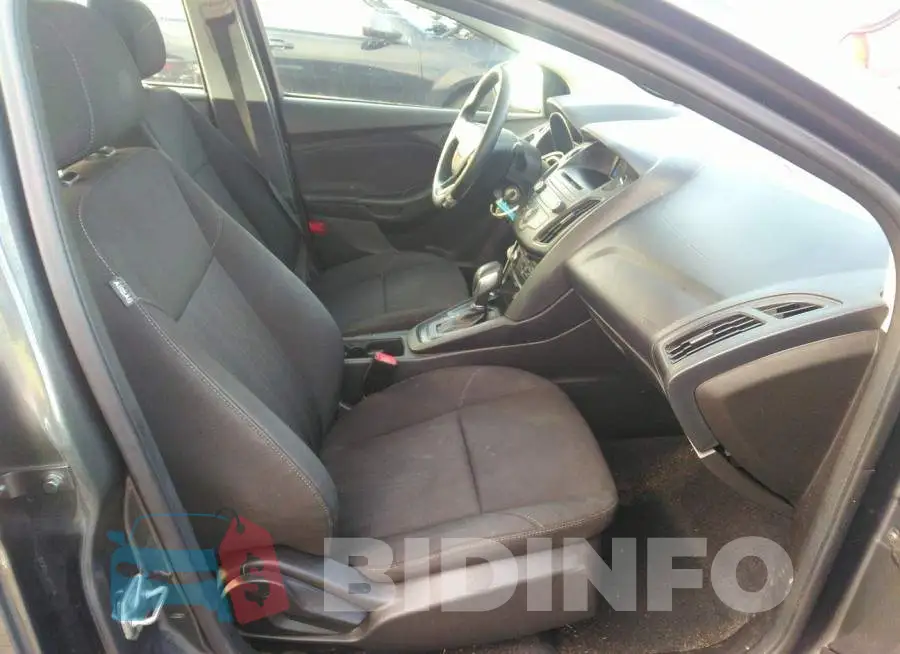 1FADP3E27GL403559 Photo# 5