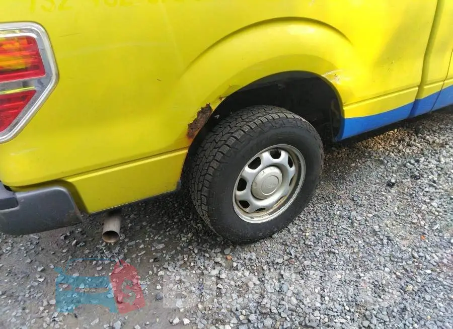 1FTMF1CM4DFB77013 Photo# 6