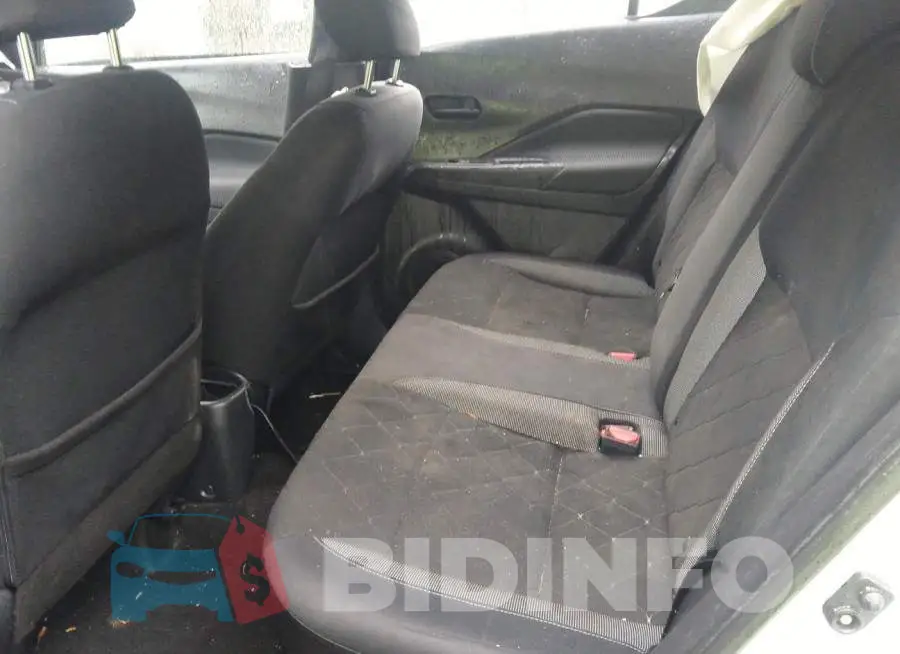 3N1CP5CU3KL515376 Photo# 8