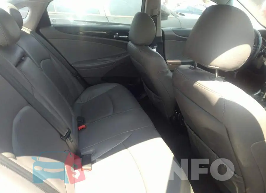 5NPEC4AC5DH592887 Photo# 8