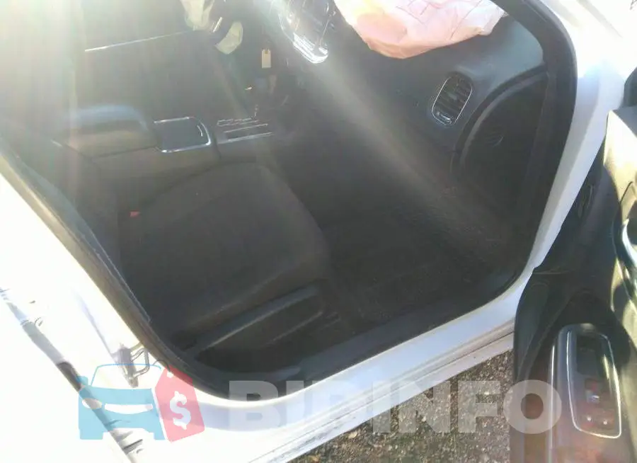 2C3CDXBG3DH528450 Photo# 5