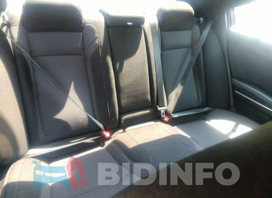 2C3CDXJG2GH181005 Photo# 8