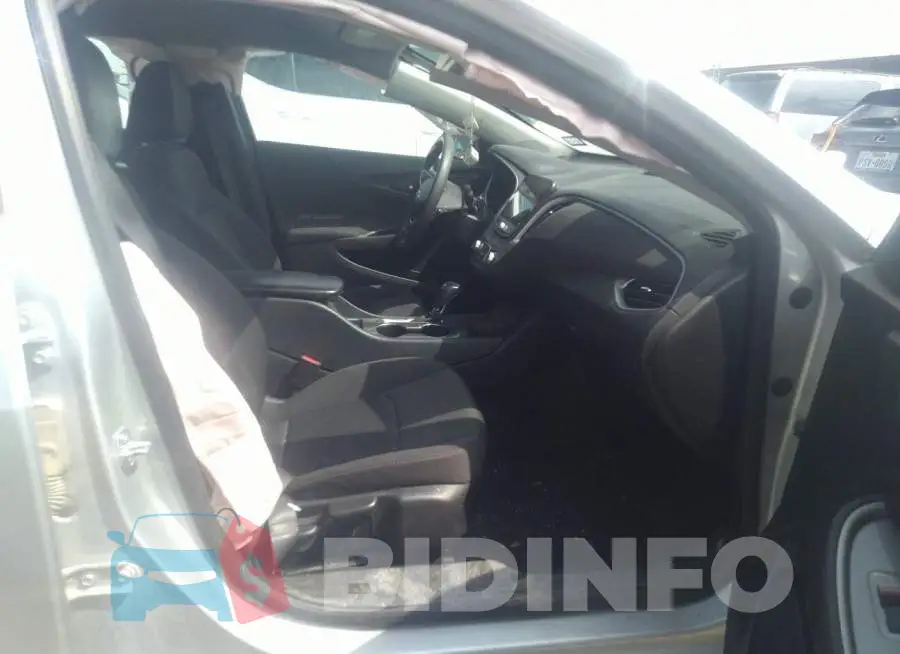 1G1ZB5ST5LF084395 Photo# 5