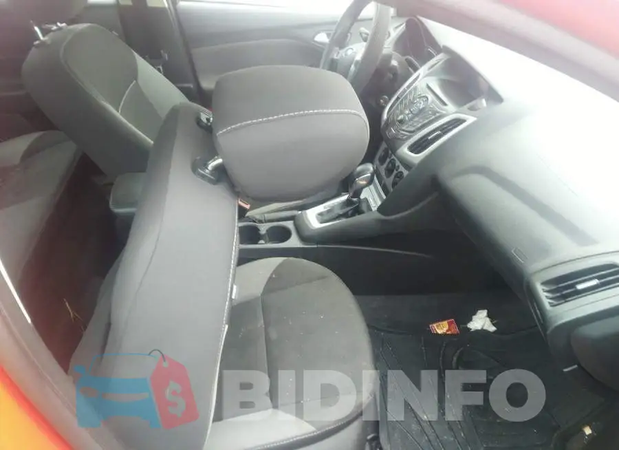 1FADP3F2XEL345247 Photo# 5