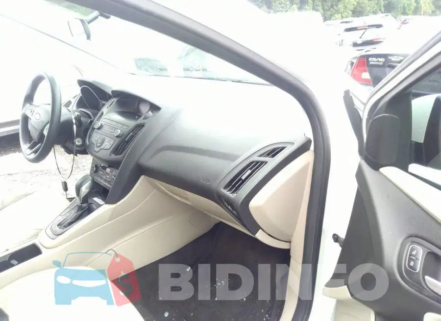 1FADP3FE4JL220118 Photo# 5