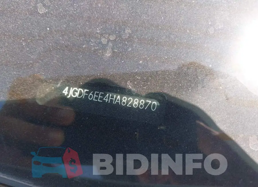 4JGDF6EE4HA828870 Photo# 9