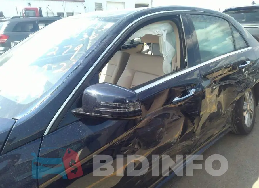 WDDHF5KB3FB084279 Photo# 6