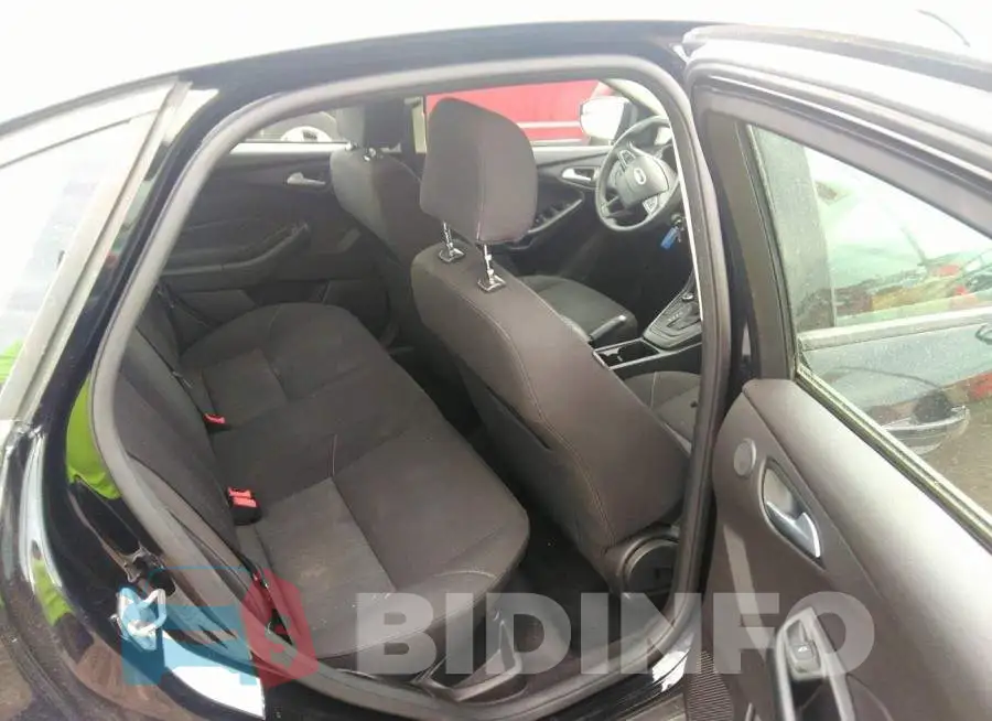 1FADP3H22HL248268 Photo# 8