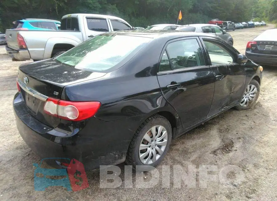 2T1BU4EE4DC952584 Photo# 4