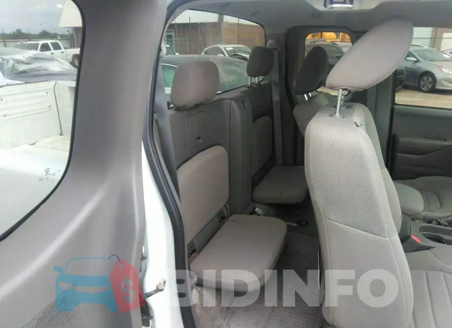 1N6BD0CT2JN764162 Photo# 8