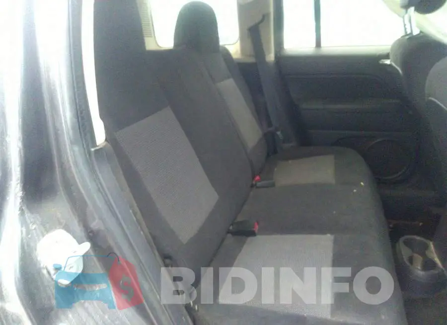 1C4NJPFB3FD106934 Photo# 8