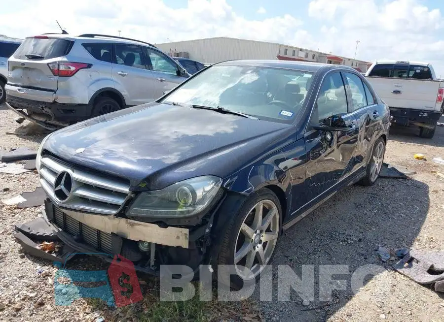 WDDGF4HB4DR293600 Photo# 2