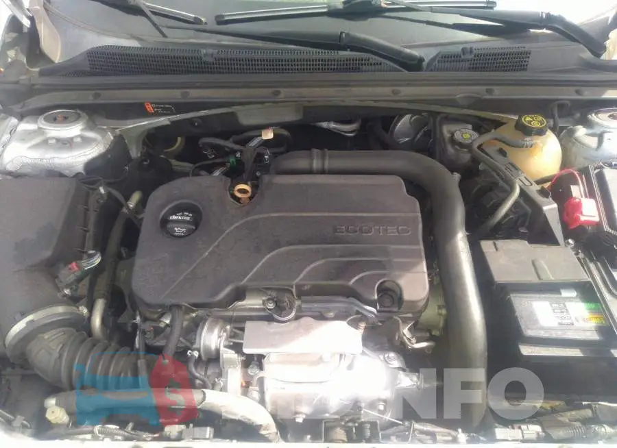 1G1ZB5ST9JF240211 Photo# 10