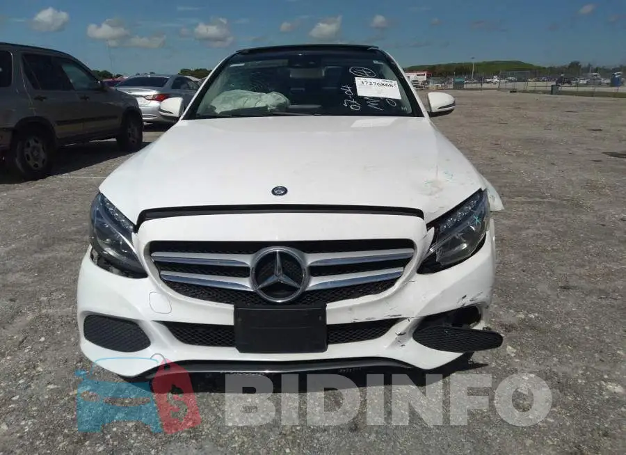 WDDWF4KB2GR150220 Photo# 6