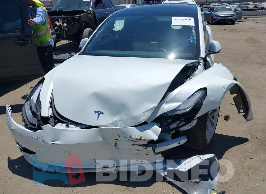 5YJ3E1EB9NF210717 Photo# 6