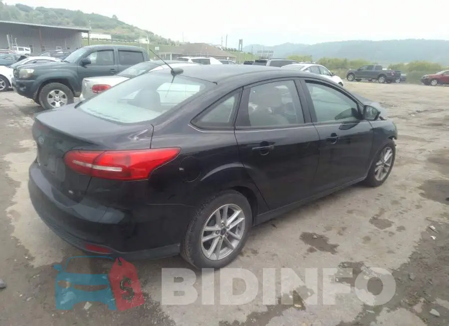1FADP3F27HL275176 Photo# 4