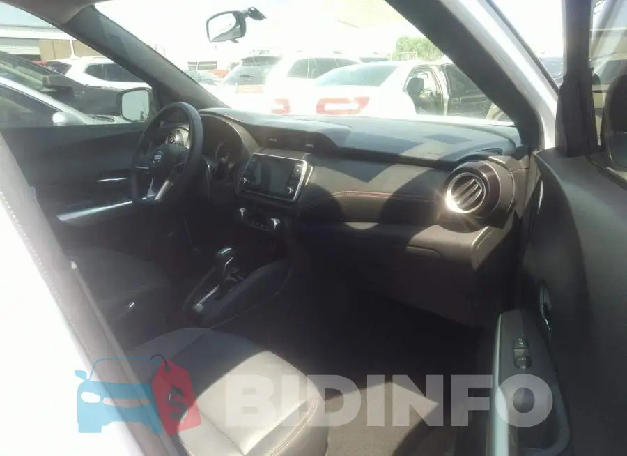 3N1CP5CU3KL531710 Photo# 5