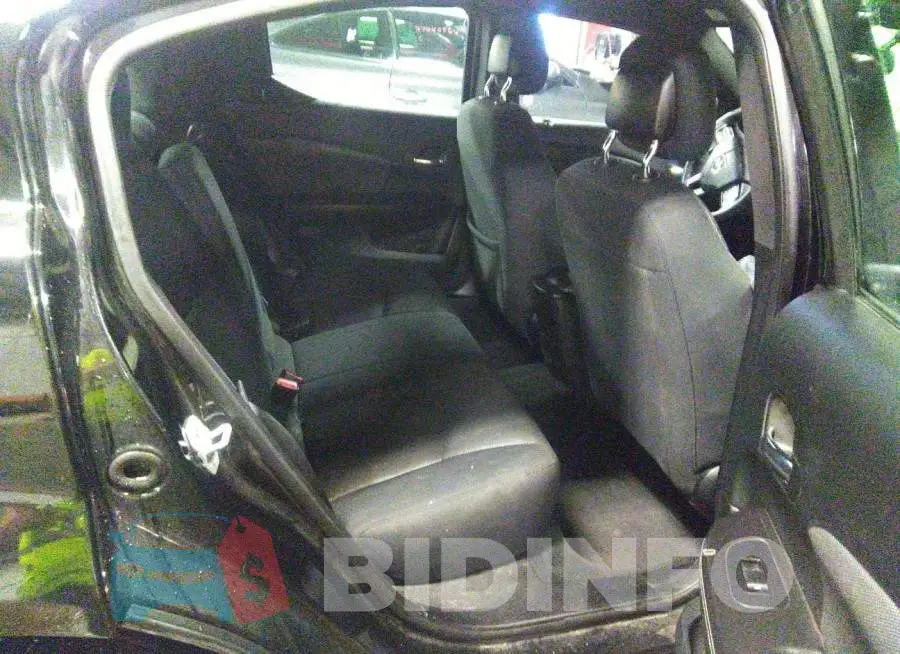 1C3CDZAG4DN756915 Photo# 8