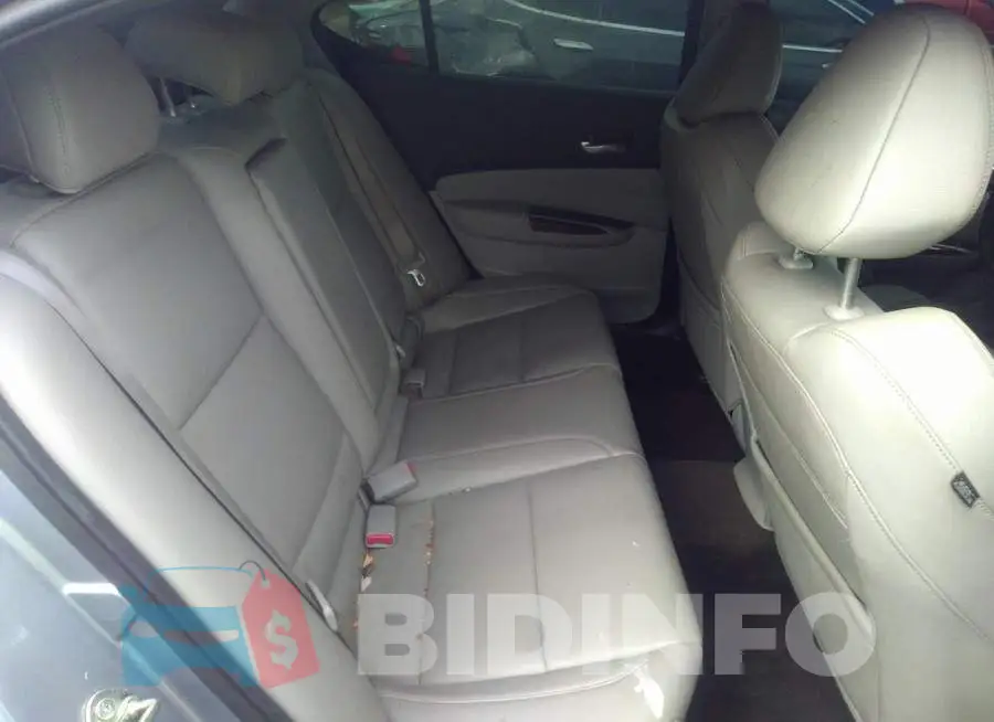 19UUB1F31GA005118 Photo# 8