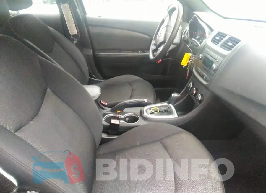 1C3CDZAB8DN642789 Photo# 5