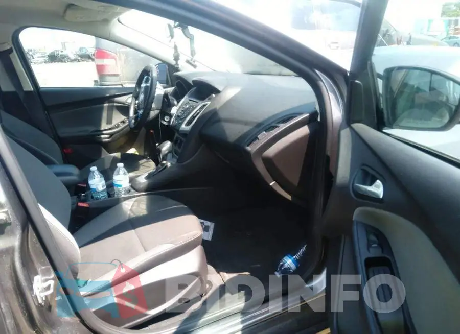 1FADP3F27EL129727 Photo# 5