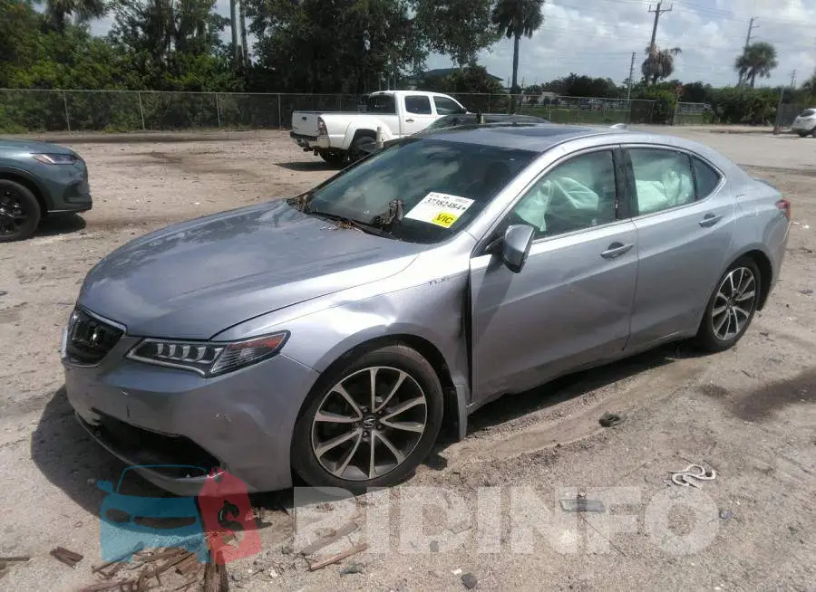 19UUB2F30FA016616 Photo# 2