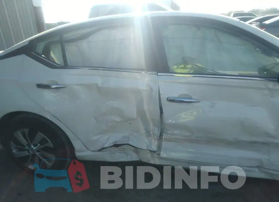 1N4BL4BV0LN317600 Photo# 6