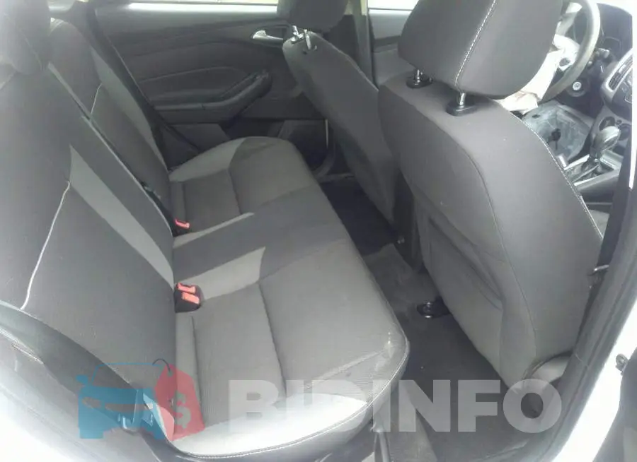 1FADP3F22DL142061 Photo# 8