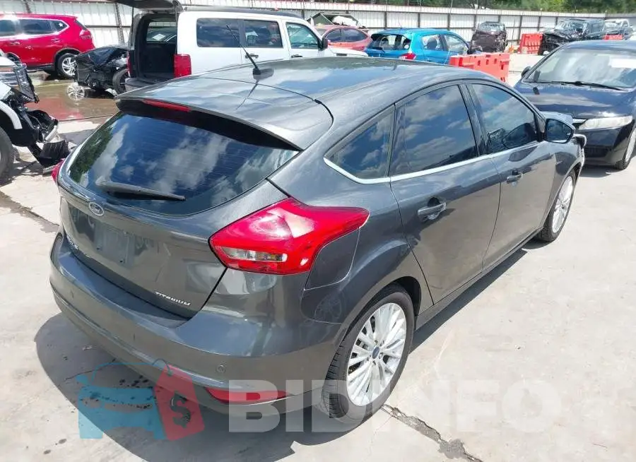 1FADP3N21HL320582 Photo# 4