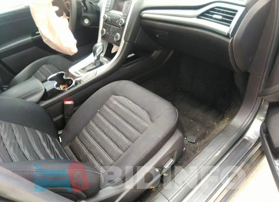 3FA6P0H71GR285413 Photo# 5