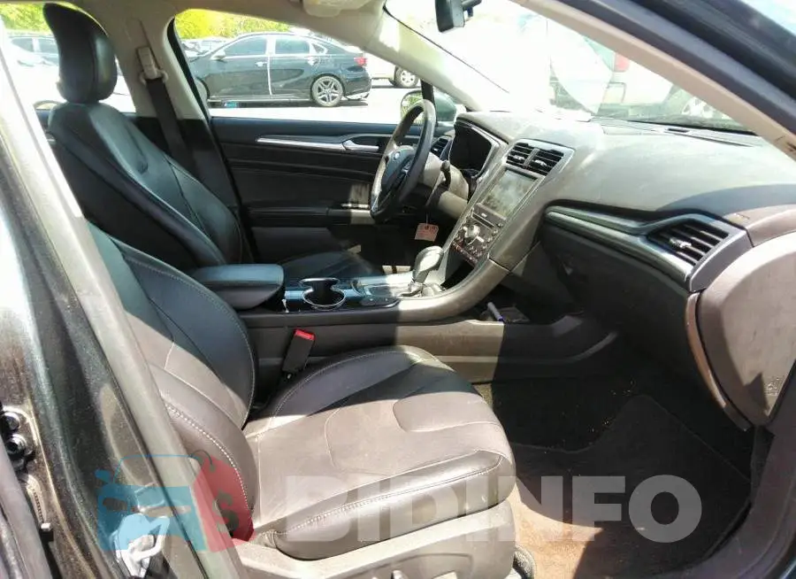 3FA6P0SU2GR110943 Photo# 5