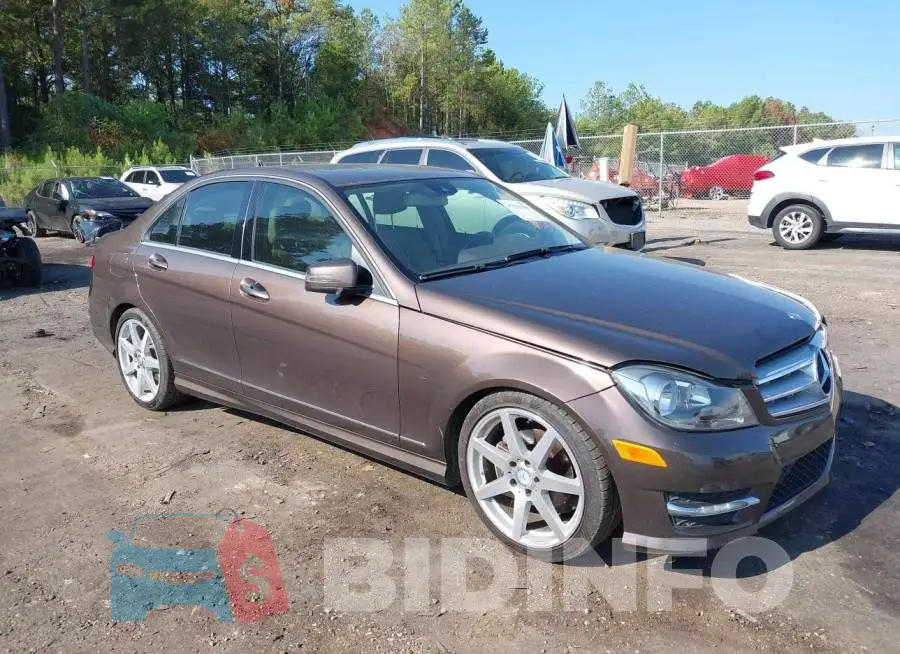 WDDGF4HB1DR249618 Photo# 1