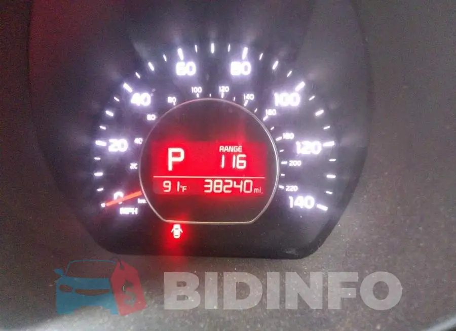 KNDJN2A24K7682375 Photo# 7