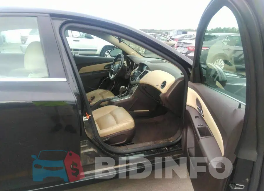 1G1PE5SB2F7149384 Photo# 5