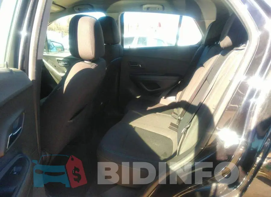 KL7CJPSB0FB100711 Photo# 8