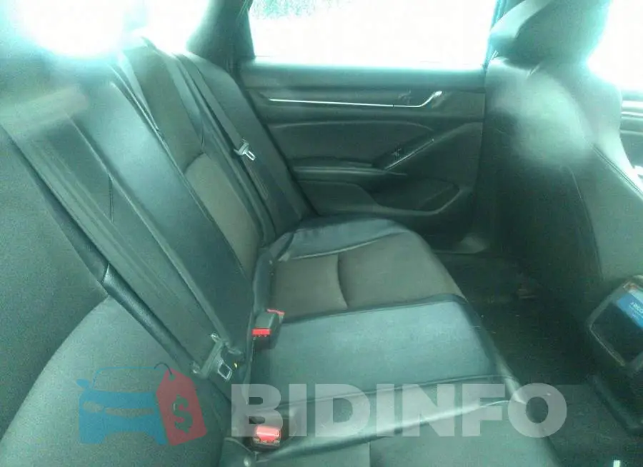1HGCV1F30JA068155 Photo# 8