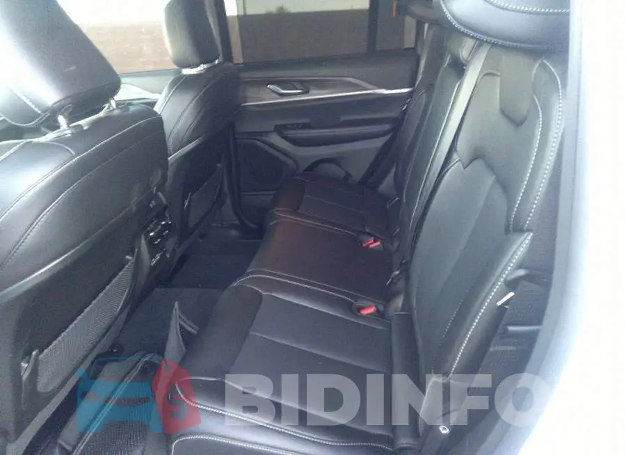1C4RJGBG7PC514766 Photo# 8