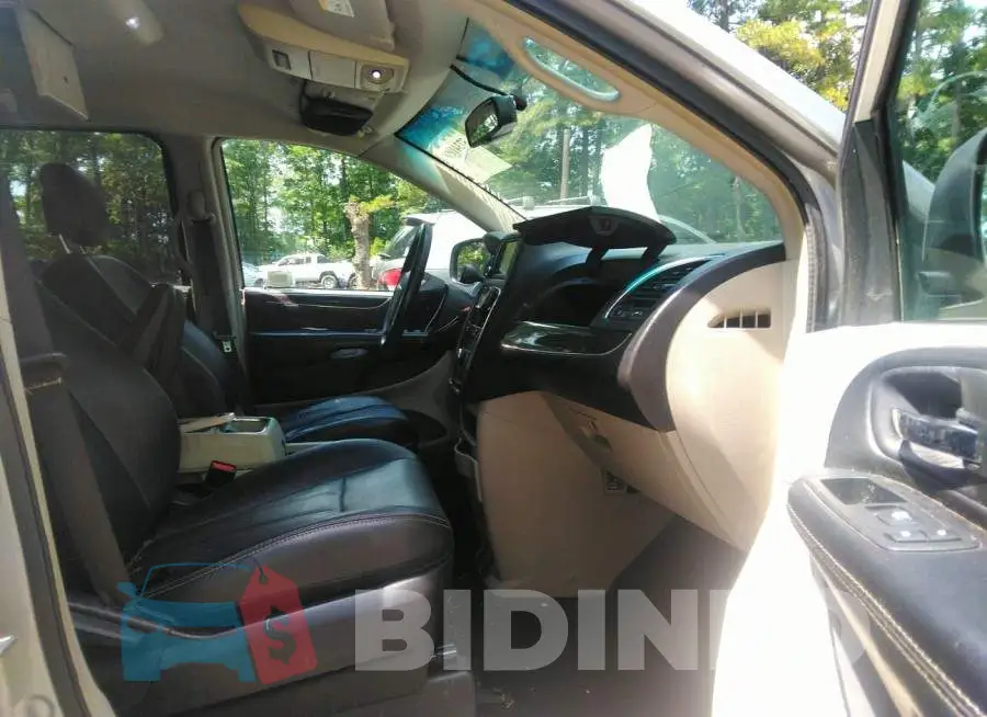 2C4RC1BG1GR301598 Photo# 5