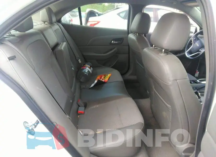 1G11D5SL4FF302080 Photo# 8